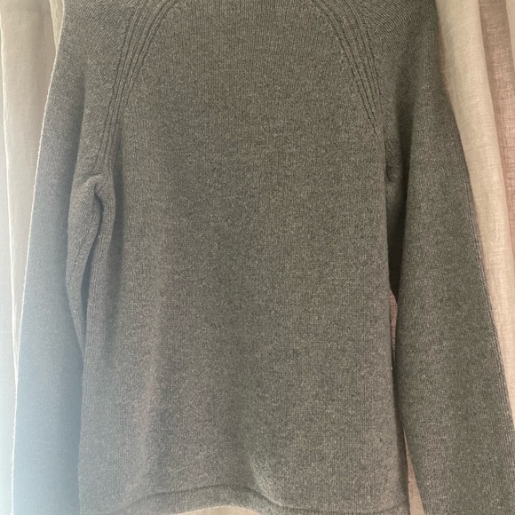 J Crew Always Wool Grey Winter Sweater - Picture 6 of 6